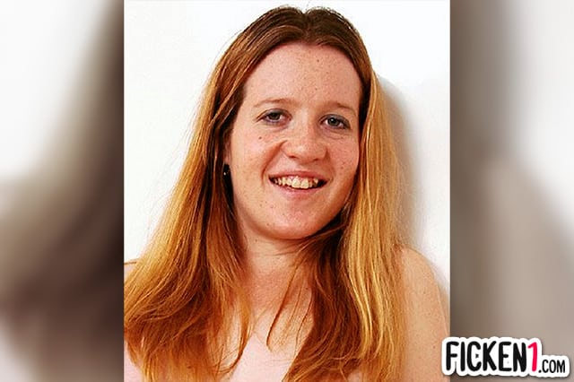 28-jährige Frau aus Augsburg sucht Mann für harten Sex und Analsex